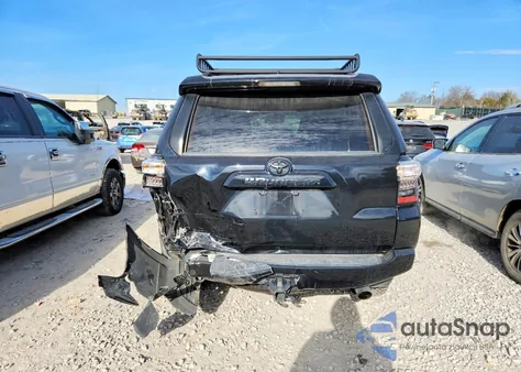 2021 Toyota 4Runner Venture z USA, uszkodzony, nr VIN JTEHU5JR2M5948762